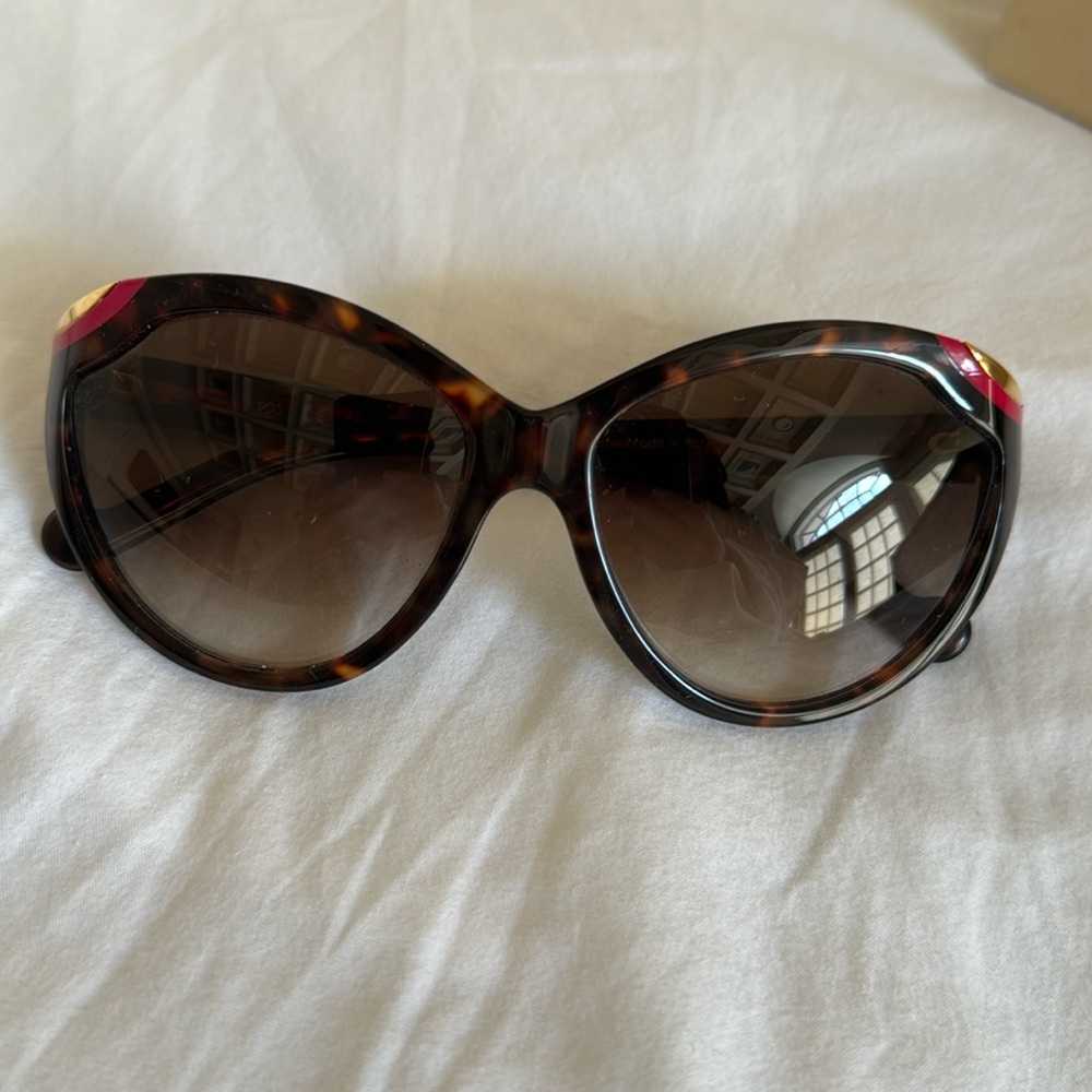 Used 1 time LV  glasses w box and papers